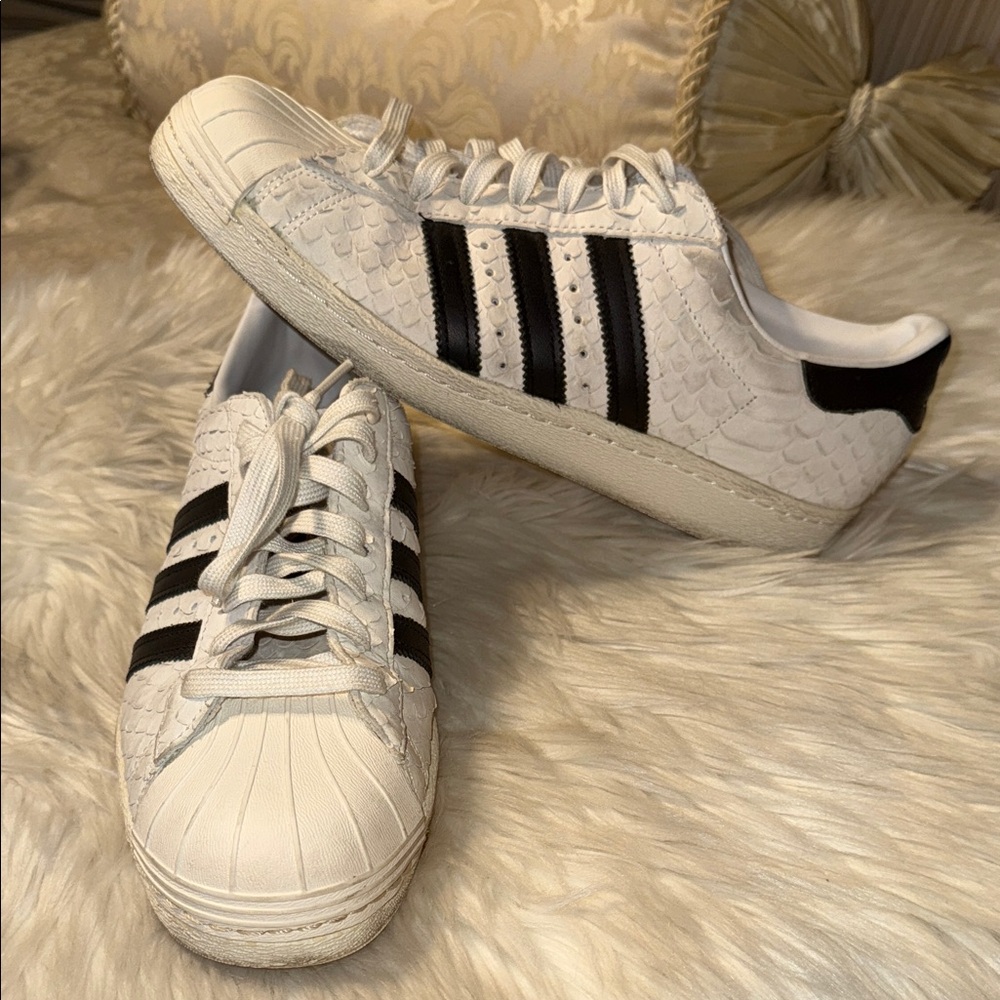 Adidas Superstar 80’s Women’s White and Black Textured Sneakers Size 10 1/2